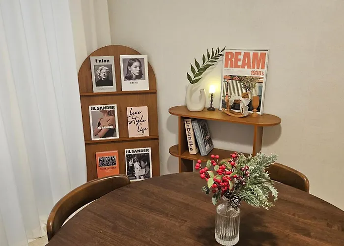 Large 2br Near Hongdae, Mangwon Market & River, 6 Guests